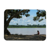 Kleines Mädchen am Amazonas-Fluss in Peru Magnet (Horizontal)