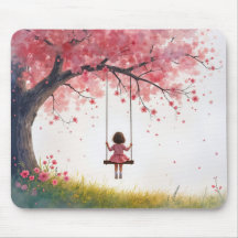 Kleines Mädchen auf einem Kirschbaumschwung