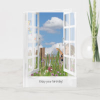 Kleines Mädchen, das einen Drachen in der Fenstera