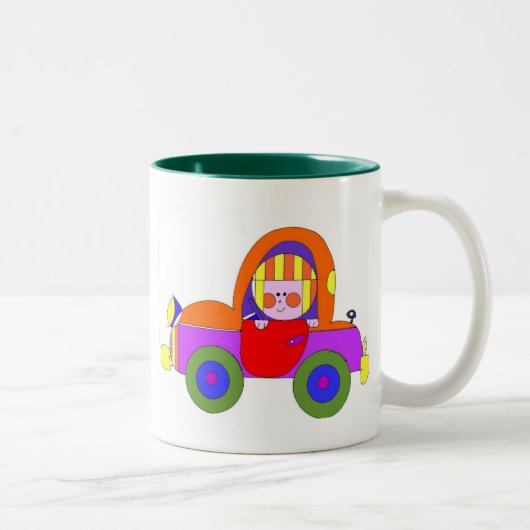 kleines Mädchen im Auto Zweifarbige Tasse (Rechts)