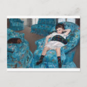 Kleines Mädchen in einem blauen Sessel, Cassatt Postkarte (Vorderseite)