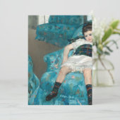 Kleines Mädchen in einer blauen Sessel - Mary Cass Einladung (Stehend Vorderseite)