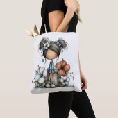 Kleines Mädchen mit Blumen Tasche (Von Nahem)