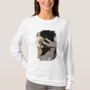 Kleines Mädchen mit einer Puppe und ihrer T-Shirt