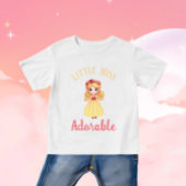 Kleines Mädchen mit gelbem Kleid Baby T-shirt