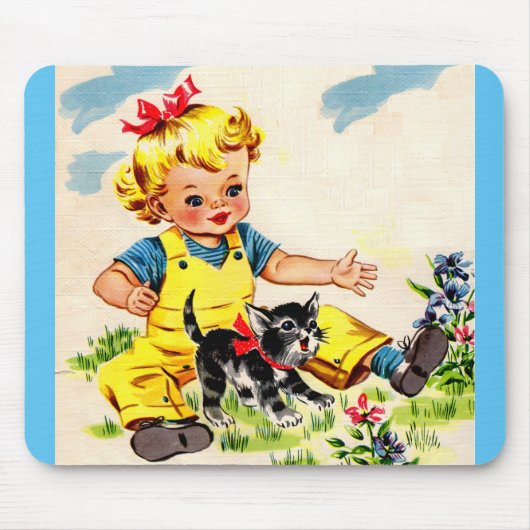 Kleines Mädchen mit hübschem Kätzchen Mousepad (Vorne)