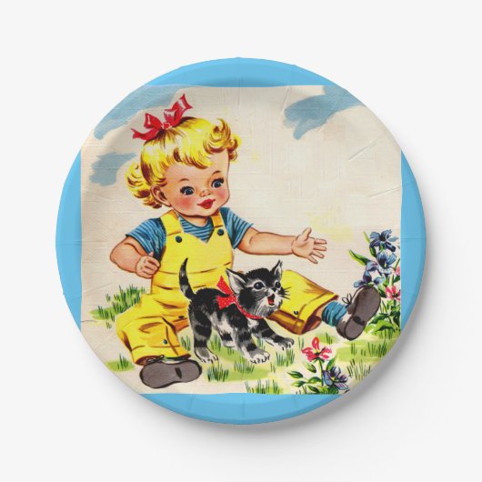 Kleines Mädchen mit hübschem Kätzchen Pappteller (Vorderseite)
