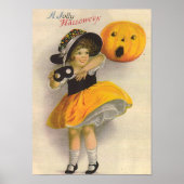 Kleines Mädchen mit Pumpkin und Maske Poster (Vorne)