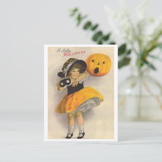 Kleines Mädchen mit Pumpkin und Maske Postkarte (Stehend Vorderseite)