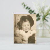 kleines Mädchen mit Puppe Postkarte (Stehend Vorderseite)