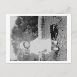 Kleines Mädchen mit Toy Wagon Foto Postkarte