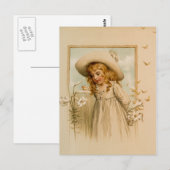 Kleines Mädchen riecht Blume in Strohhut Postkarte (Vorne/Hinten)