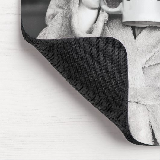 Kleines Mädchen trinkt Kaffee Mousepad (Ecke)