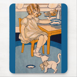 Kleines Mädchen und kleine weiße Katze der 1920er Mousepad