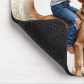 Kleines Mädchen verschickt einen Brief Mousepad (Ecke)