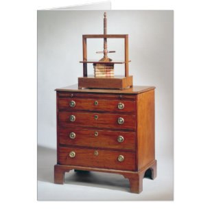 Kleines Mahagonikommode durch Sheraton