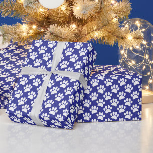 Kleines Muster mit Hundepfotenabdrücken in Weiß un Geschenkpapier