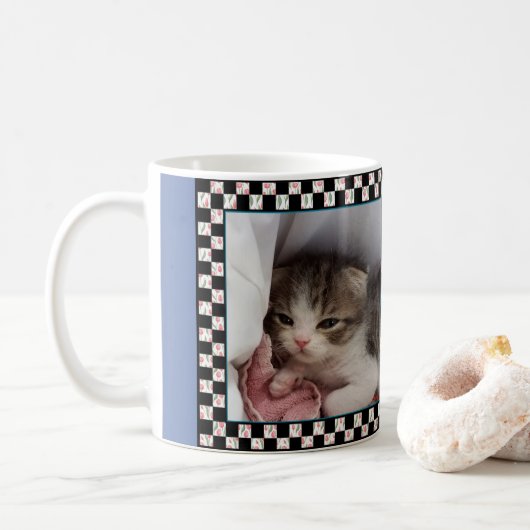 Kleines Schläfrig-Köpfiges Kätzchen Kaffeetasse (Mit Donut)