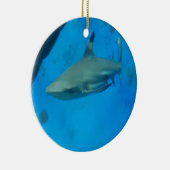 Kleines Schwarzes gespitzter Haifisch Keramikornament (Rechts)