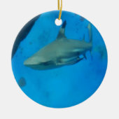 Kleines Schwarzes gespitzter Haifisch Keramikornament (Vorne)