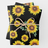 Kleines Sonnenblumenmuster auf schwarzem Hintergru Geschenkpapier Set (Beispiel)