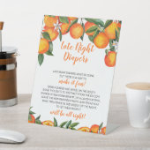 Kleines Süsse Baby Dusche Spate Night Diapers Post Sockelschild (In SItu)