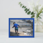 Kleinkind-Junge, der an Napili Bucht, Maui, Hawaii Postkarte (Stehend Vorderseite)