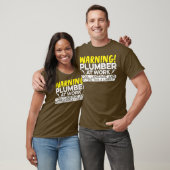 Klempner am Arbeitsplatz T-Shirt (Unisex)