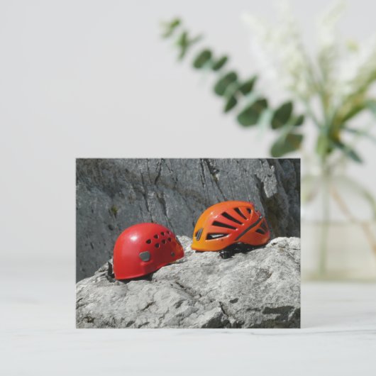 Kletterhelme auf einem Felsen Postkarte (Stehend Vorderseite)