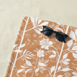 Kletternde Ranken botanischer Poesie XL Silhouette Strandtuch