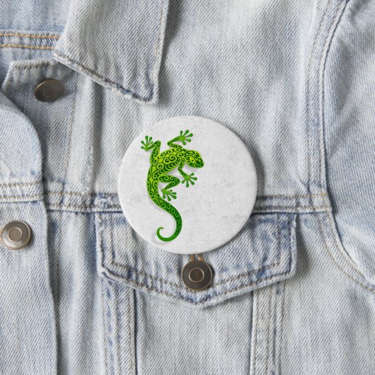 Kletternder grüner Gecko auf einer weißen Wand Button (Beispiel)