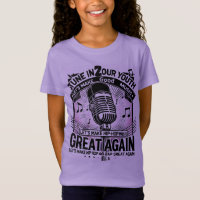 Klingt in unsere Jugend ein: Lila Hip Hop T-Shirt