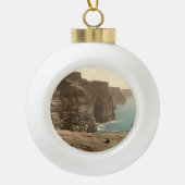 Klippen bei Moher, Landkreis Clare, Irland Keramik Kugel-Ornament (Vorderseite)