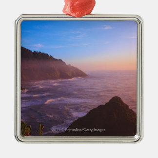 Klippen-Küstenansicht in Oregon am Sonnenuntergang Ornament Aus Metall