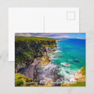 Klippen und türkisfarbenes Meer Nordirland Postkarte