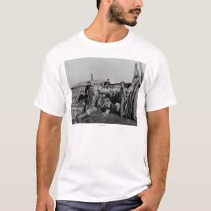 Klondike-Männer nach der Jagd des Alpenschneehuhn T-Shirt