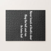 Klopfen Sie nie an der Tür des Todes Puzzle (Horizontal)