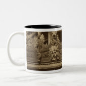 Kloster oder Pagode, Detail, vermutlich Mandalay Zweifarbige Tasse (Links)