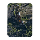 Kloster Taktsang auf der Klippe, Paro, Bhutan Magnet (Vertikal)