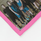 Knallrosa Mädchen-Basketball an der High School Fleecedecke (Ecke)