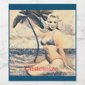 Kneeling Blonde Bikini Modell Thunder_Cove Weinetikett (Einzelnes Label)