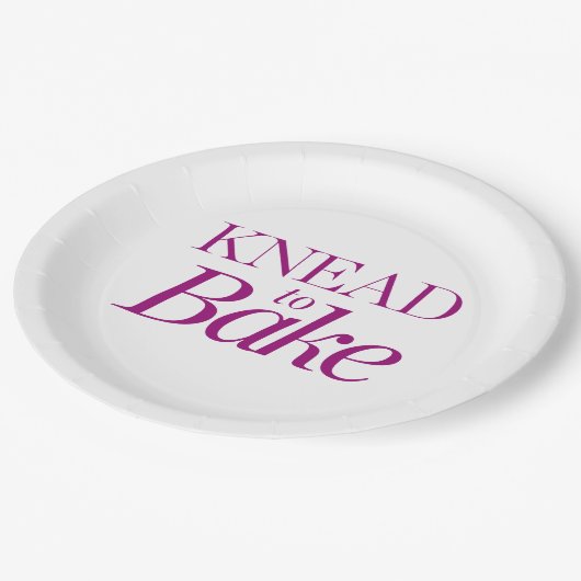 Kneten Sie, um zu backen Pappteller (Schrägansicht)