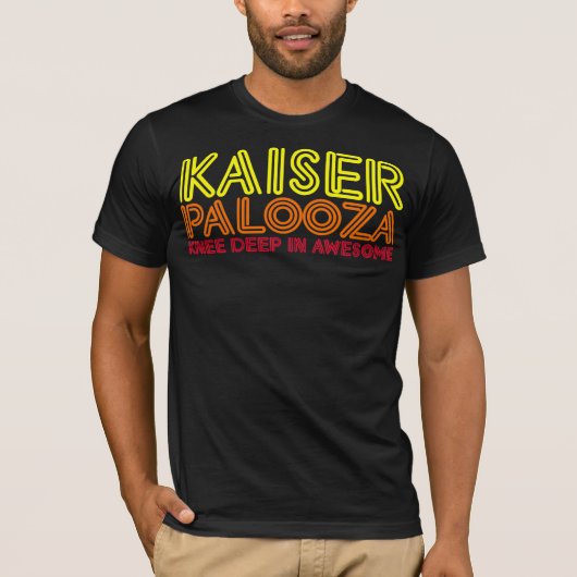 Knie tief in fantastischem T-Shirt (Vorderseite)