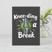 Kniebedeckung für eine knackige Knie-Replacement Einladung (Stehend Vorderseite)