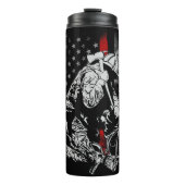 Kniender Feuerwehrmann Thin Red Line Thermosbecher (Vorderseite)