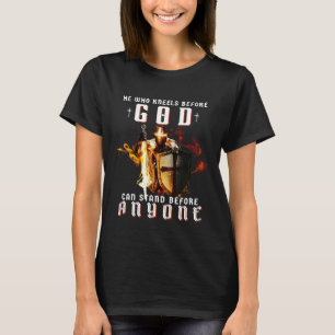 Knight Templar Christlich Er, der vor Gott kniet T-Shirt