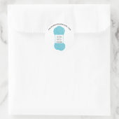 Knitters Fiber Arts Blaue Garnsträhne Runder Aufkleber (Tasche)