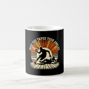 Knöchelbrecher - Dynamisches Basketball-Showdown Kaffeetasse