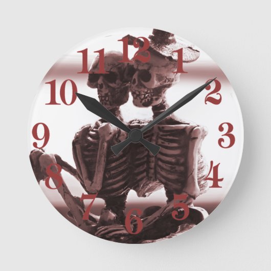 Knochen in Liebe Runde Wanduhr (Vorderseite)