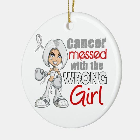 Knochen-Krebs verwirrt mit falschem Mädchen Keramikornament (Links)